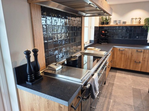 Arden Blue in landelijke keuken